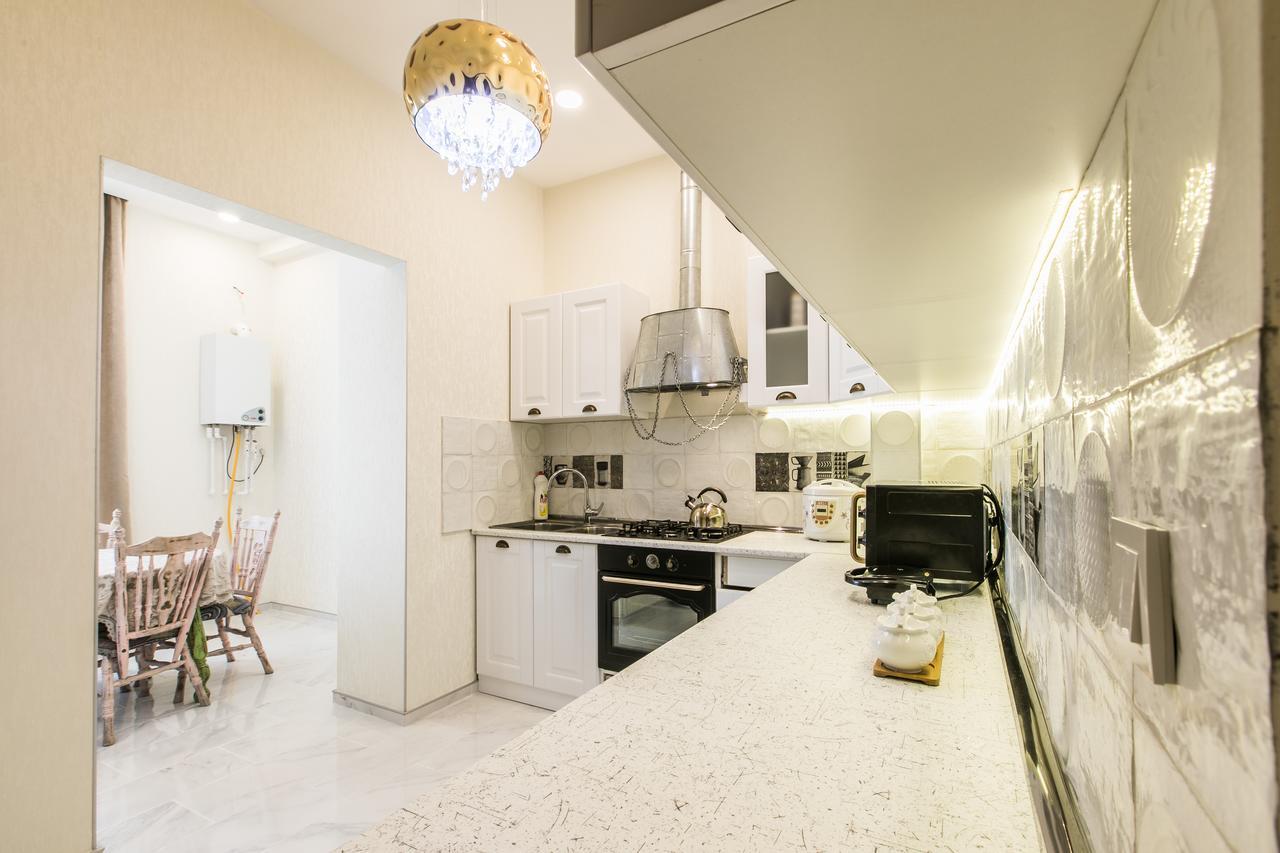 Sweet Home 6 Vip Rustaveli Avenue Тбилиси Екстериор снимка