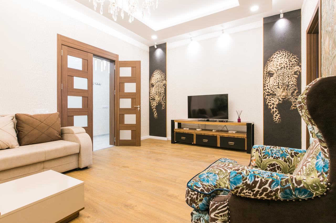 Sweet Home 6 Vip Rustaveli Avenue Тбилиси Екстериор снимка