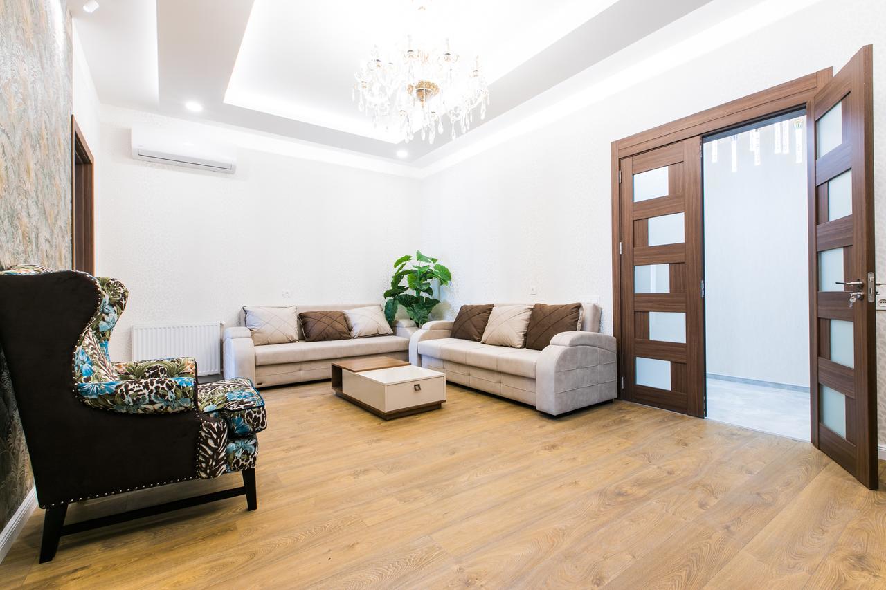 Sweet Home 6 Vip Rustaveli Avenue Тбилиси Екстериор снимка